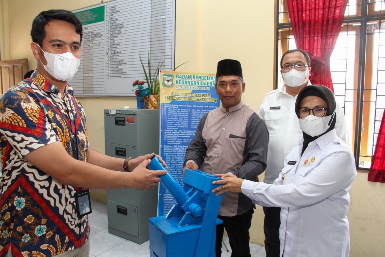 Di Kelurahan Banten, Hj Susanti Dewayani Ajak Sukseskan Program Bank ...