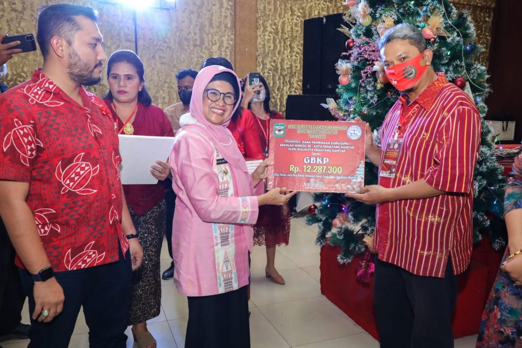 Guru Sekolah Minggu di Pematang Siantar Dapat Kado Natal Uang Pembinaan Rp  899 Juta Dari Walikota