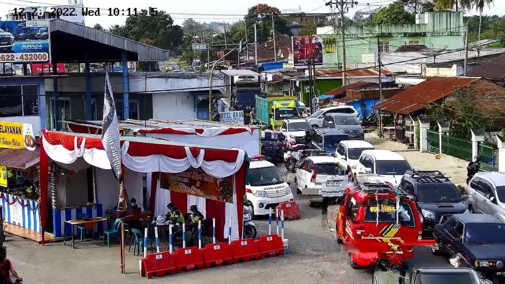 Suasana Arus Lalu Lintas Di Simpang Dua Kota Pematang Siantar