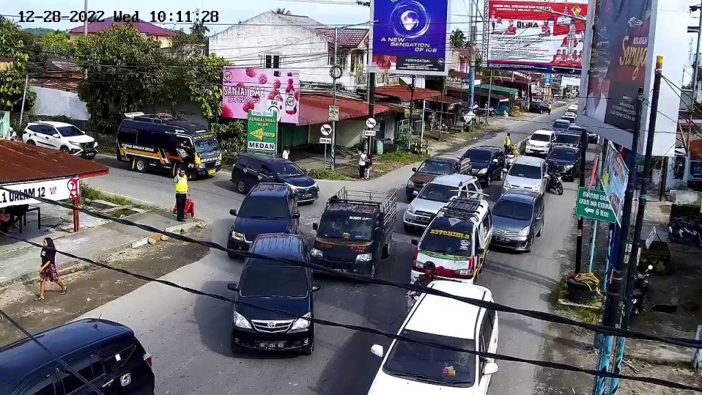 Suasana Arus Lalu Lintas Di Simpang Dua Kota Pematang Siantar